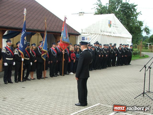 Zdjęcie w galerii na portalu naszraciborz.pl: Strażacki jubileusz w deszczu wiadomości z regionu