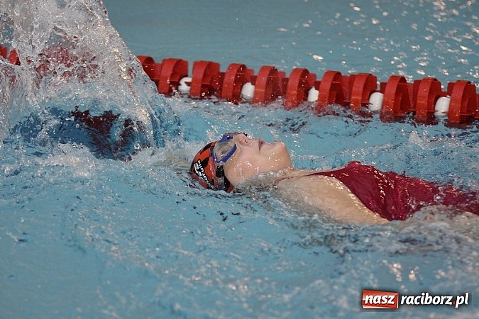 Zdjęcie w galerii na portalu naszraciborz.pl: Pływanie. Rekordowe mikołajki w H2Ostróg wiadomości z regionu