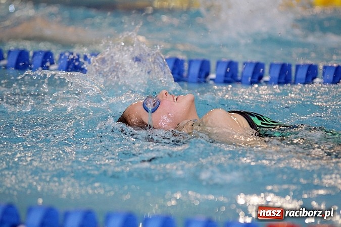Zdjęcie w galerii na portalu naszraciborz.pl: Pływanie. Rekordowe mikołajki w H2Ostróg wiadomości z regionu