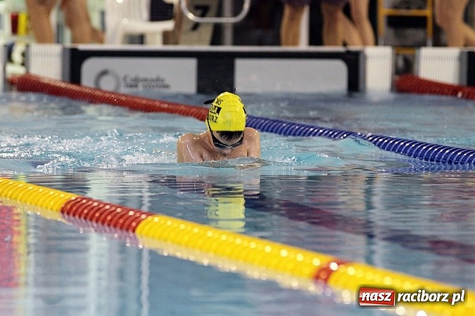 Zdjęcie w galerii na portalu naszraciborz.pl: Pływanie. Rekordowe mikołajki w H2Ostróg wiadomości z regionu