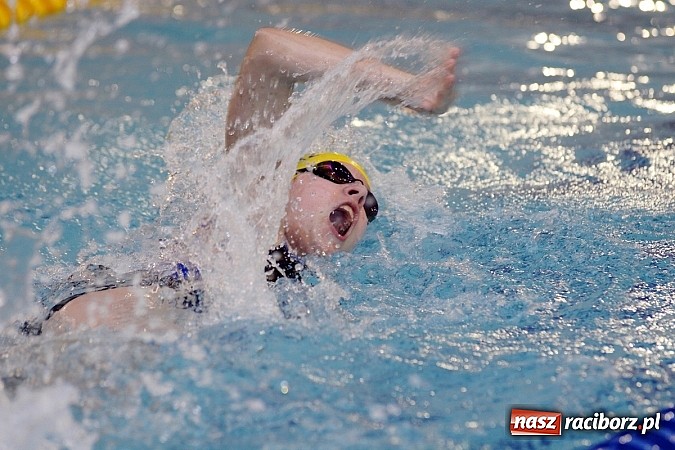 Zdjęcie w galerii na portalu naszraciborz.pl: Pływanie. Rekordowe mikołajki w H2Ostróg wiadomości z regionu