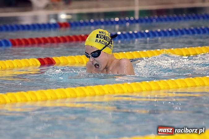 Zdjęcie w galerii na portalu naszraciborz.pl: Pływanie. Rekordowe mikołajki w H2Ostróg wiadomości z regionu