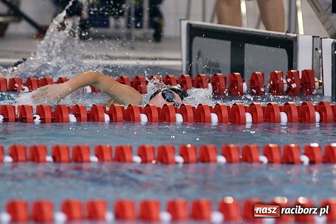 Zdjęcie w galerii na portalu naszraciborz.pl: Pływanie. Rekordowe mikołajki w H2Ostróg wiadomości z regionu
