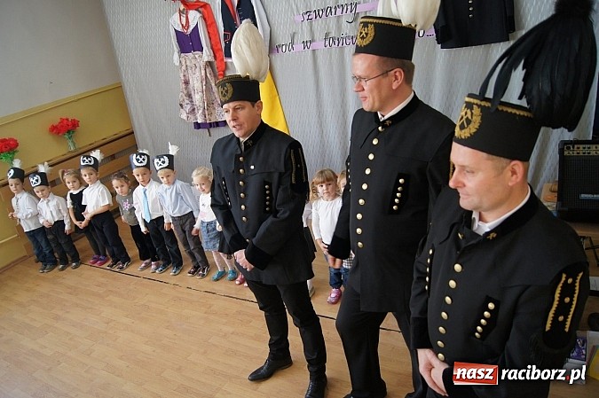 Zdjęcie w galerii na portalu naszraciborz.pl: Dzieci z Babic dziękowały górnikom wiadomości z regionu