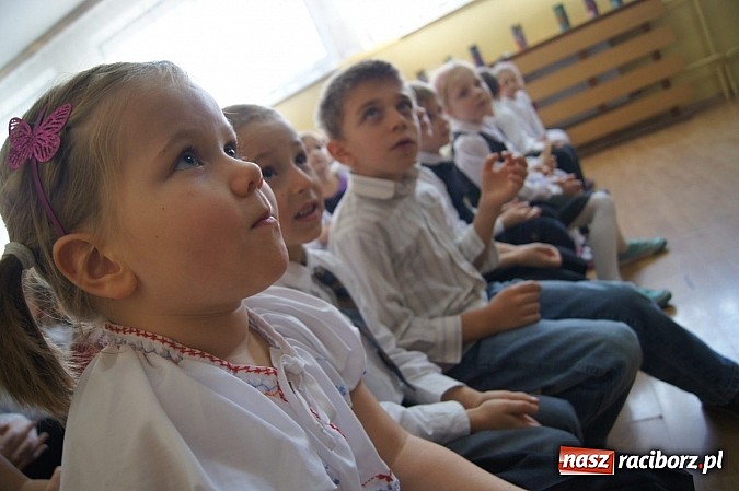 Zdjęcie w galerii na portalu naszraciborz.pl: Dzieci z Babic dziękowały górnikom wiadomości z regionu