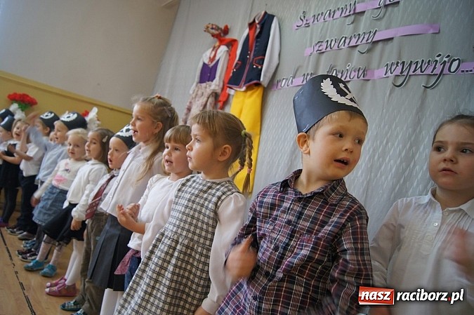 Zdjęcie w galerii na portalu naszraciborz.pl: Dzieci z Babic dziękowały górnikom wiadomości z regionu