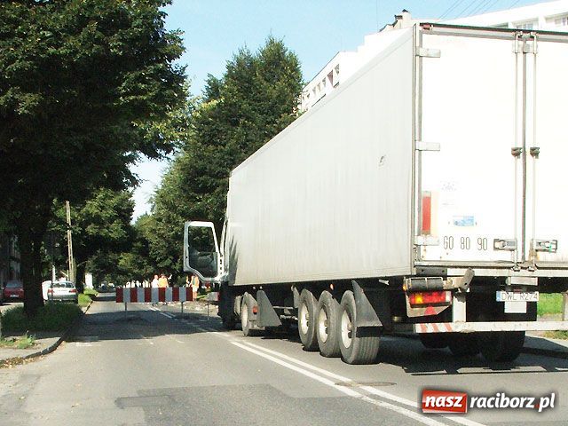 Zdjęcie w galerii na portalu naszraciborz.pl: Opawska zamknięta, szukaj objazdów wiadomości z regionu