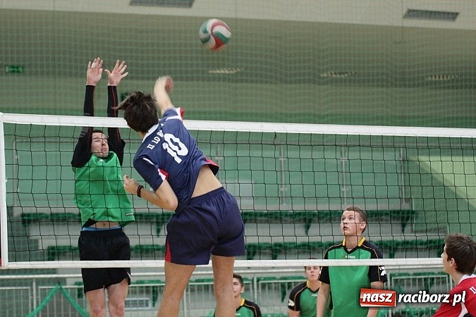 Zdjęcie w galerii na portalu naszraciborz.pl: Mechanik i ZSOMS najlepsze w Turnieju Mikołajkowym wiadomości z regionu