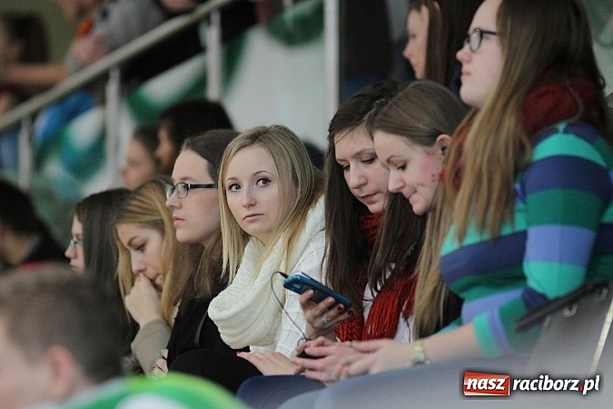 Zdjęcie w galerii na portalu naszraciborz.pl: Mechanik i ZSOMS najlepsze w Turnieju Mikołajkowym wiadomości z regionu