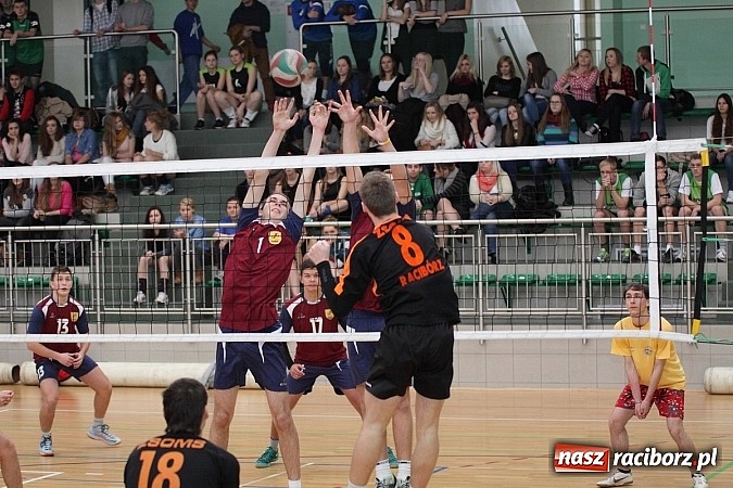 Zdjęcie w galerii na portalu naszraciborz.pl: Mechanik i ZSOMS najlepsze w Turnieju Mikołajkowym wiadomości z regionu