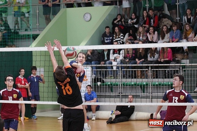 Zdjęcie w galerii na portalu naszraciborz.pl: Mechanik i ZSOMS najlepsze w Turnieju Mikołajkowym wiadomości z regionu