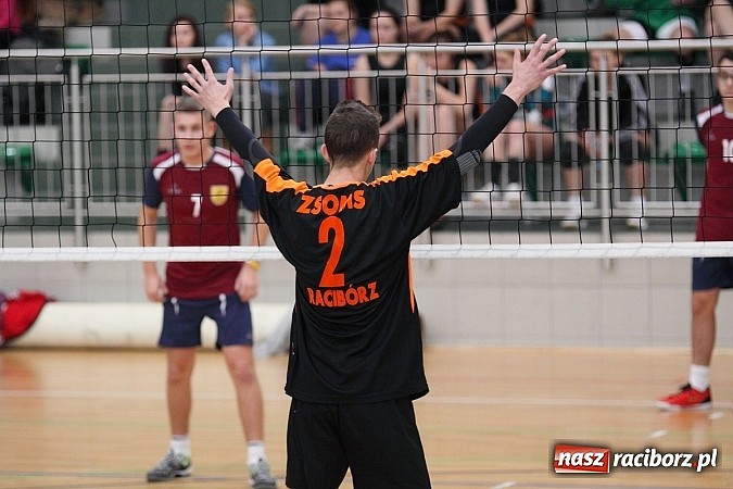 Zdjęcie w galerii na portalu naszraciborz.pl: Mechanik i ZSOMS najlepsze w Turnieju Mikołajkowym wiadomości z regionu