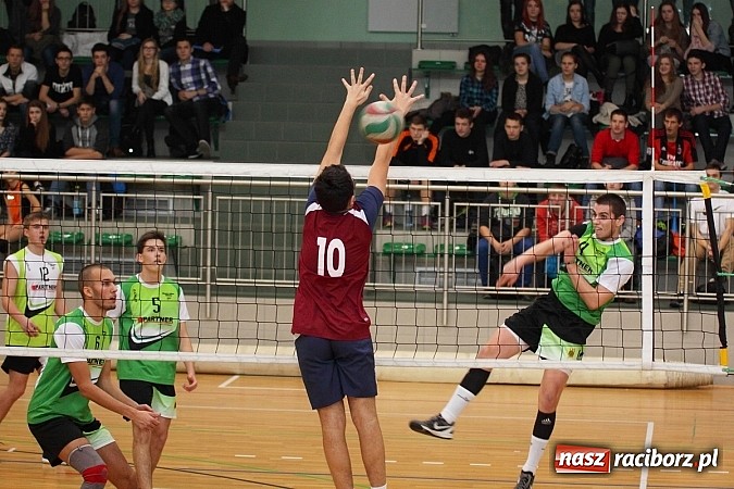 Zdjęcie w galerii na portalu naszraciborz.pl: Mechanik i ZSOMS najlepsze w Turnieju Mikołajkowym wiadomości z regionu