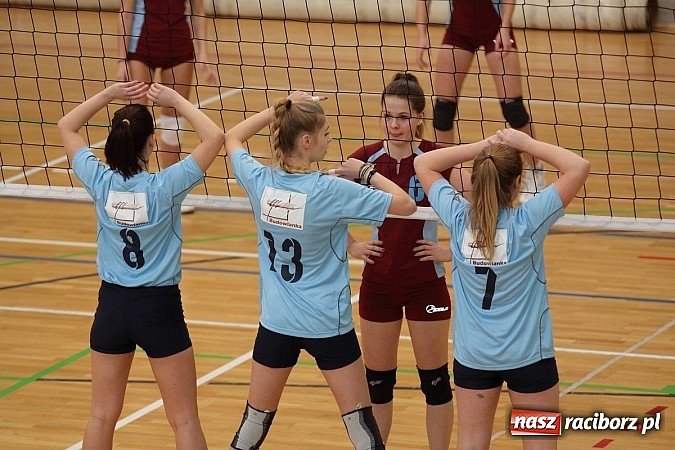 Zdjęcie w galerii na portalu naszraciborz.pl: Mechanik i ZSOMS najlepsze w Turnieju Mikołajkowym wiadomości z regionu