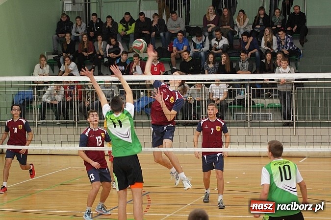 Zdjęcie w galerii na portalu naszraciborz.pl: Mechanik i ZSOMS najlepsze w Turnieju Mikołajkowym wiadomości z regionu