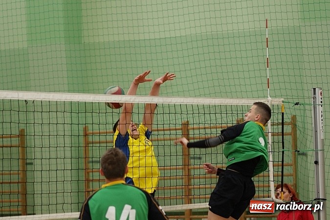 Zdjęcie w galerii na portalu naszraciborz.pl: Mechanik i ZSOMS najlepsze w Turnieju Mikołajkowym wiadomości z regionu