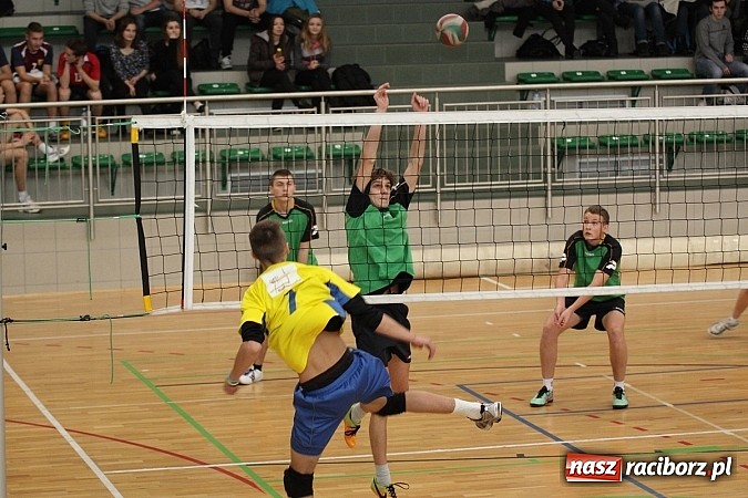 Zdjęcie w galerii na portalu naszraciborz.pl: Mechanik i ZSOMS najlepsze w Turnieju Mikołajkowym wiadomości z regionu