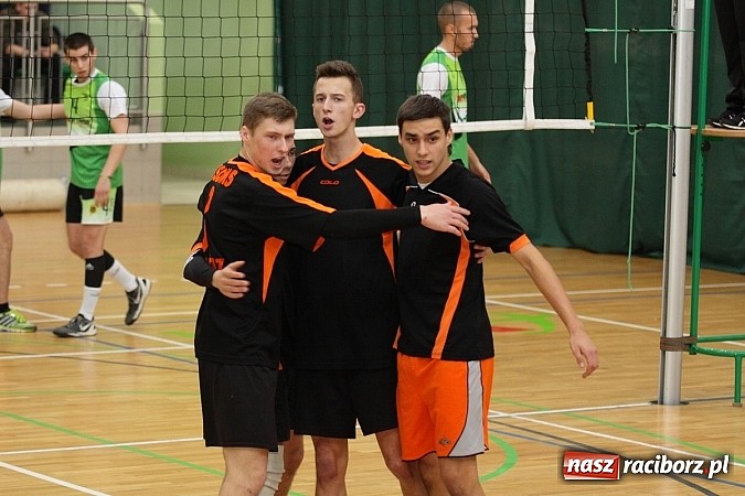 Zdjęcie w galerii na portalu naszraciborz.pl: Mechanik i ZSOMS najlepsze w Turnieju Mikołajkowym wiadomości z regionu