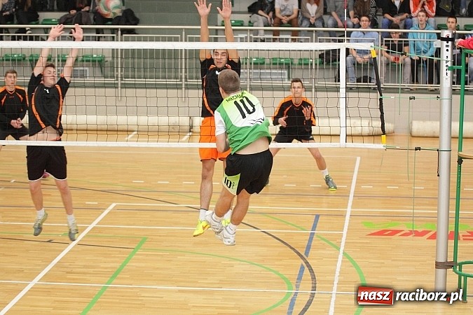 Zdjęcie w galerii na portalu naszraciborz.pl: Mechanik i ZSOMS najlepsze w Turnieju Mikołajkowym wiadomości z regionu