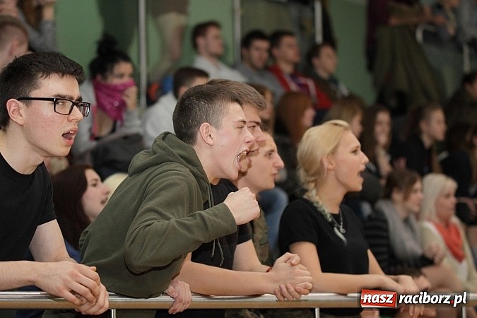 Zdjęcie w galerii na portalu naszraciborz.pl: Mechanik i ZSOMS najlepsze w Turnieju Mikołajkowym wiadomości z regionu