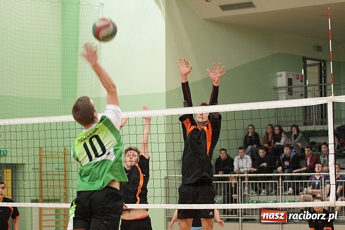 Zdjęcie w galerii na portalu naszraciborz.pl: Mechanik i ZSOMS najlepsze w Turnieju Mikołajkowym wiadomości z regionu