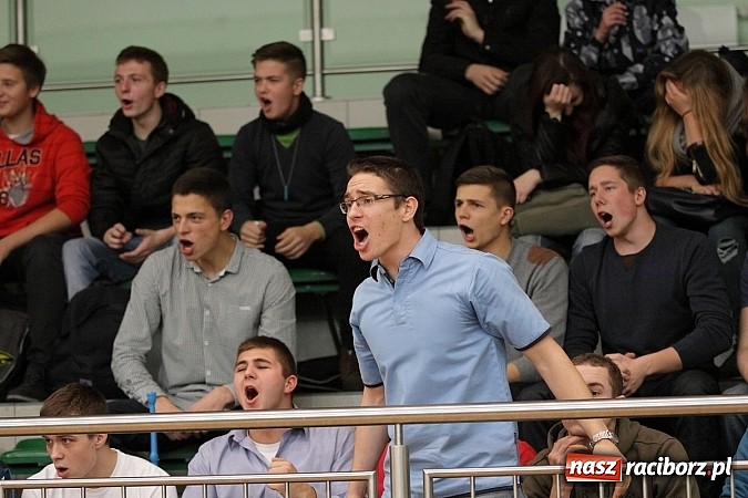 Zdjęcie w galerii na portalu naszraciborz.pl: Mechanik i ZSOMS najlepsze w Turnieju Mikołajkowym wiadomości z regionu