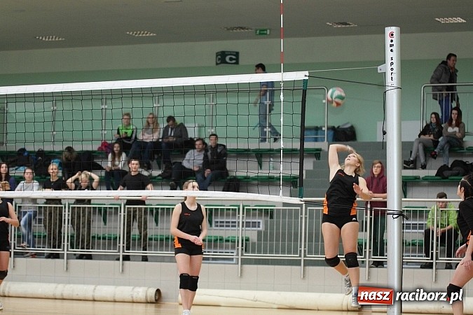 Zdjęcie w galerii na portalu naszraciborz.pl: Mechanik i ZSOMS najlepsze w Turnieju Mikołajkowym wiadomości z regionu