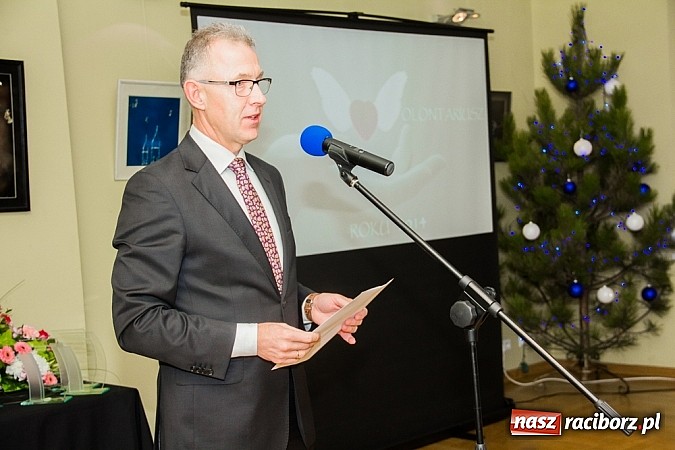 Zdjęcie w galerii na portalu naszraciborz.pl: Wolontariusze roku 2014 nagrodzeni wiadomości z regionu