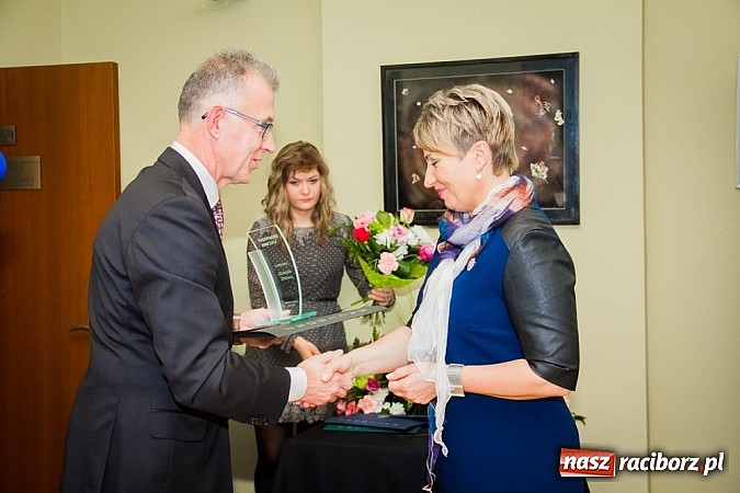 Zdjęcie w galerii na portalu naszraciborz.pl: Wolontariusze roku 2014 nagrodzeni wiadomości z regionu