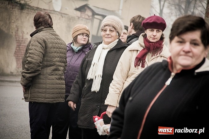 Zdjęcie w galerii na portalu naszraciborz.pl: W Krzanowicach tradycji stało się zadość. Jeźdźcy pojechali do Mikołaszka wiadomości z regionu