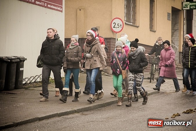 Zdjęcie w galerii na portalu naszraciborz.pl: W Krzanowicach tradycji stało się zadość. Jeźdźcy pojechali do Mikołaszka wiadomości z regionu