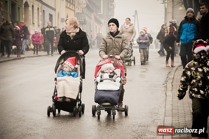 Zdjęcie w galerii na portalu naszraciborz.pl: W Krzanowicach tradycji stało się zadość. Jeźdźcy pojechali do Mikołaszka wiadomości z regionu