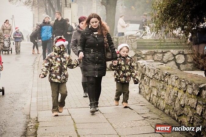 Zdjęcie w galerii na portalu naszraciborz.pl: W Krzanowicach tradycji stało się zadość. Jeźdźcy pojechali do Mikołaszka wiadomości z regionu