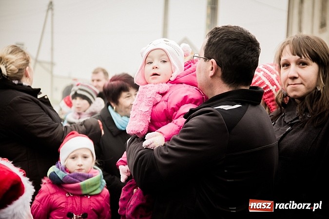 Zdjęcie w galerii na portalu naszraciborz.pl: W Krzanowicach tradycji stało się zadość. Jeźdźcy pojechali do Mikołaszka wiadomości z regionu