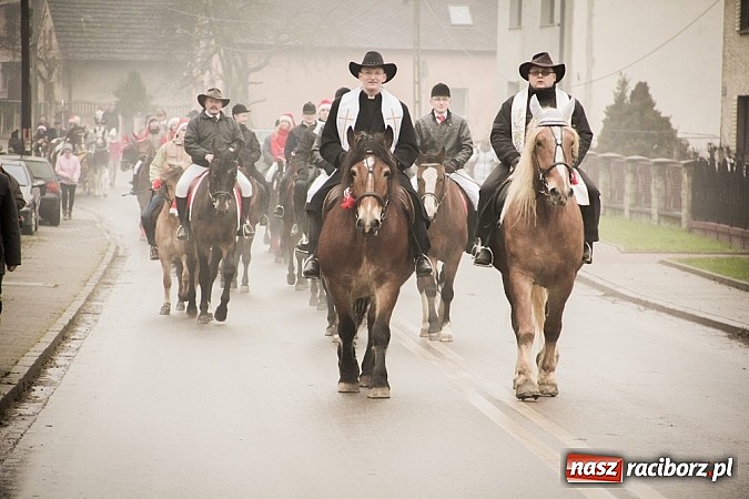 Zdjęcie w galerii na portalu naszraciborz.pl: W Krzanowicach tradycji stało się zadość. Jeźdźcy pojechali do Mikołaszka wiadomości z regionu
