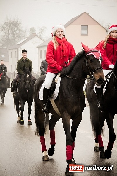 Zdjęcie w galerii na portalu naszraciborz.pl: W Krzanowicach tradycji stało się zadość. Jeźdźcy pojechali do Mikołaszka wiadomości z regionu