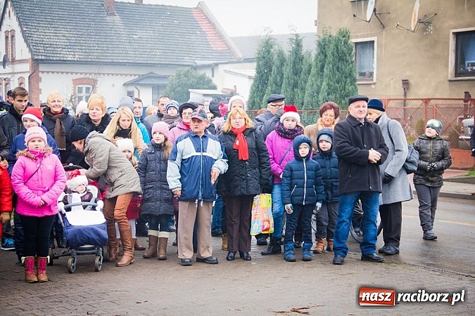Zdjęcie w galerii na portalu naszraciborz.pl: W Krzanowicach tradycji stało się zadość. Jeźdźcy pojechali do Mikołaszka wiadomości z regionu