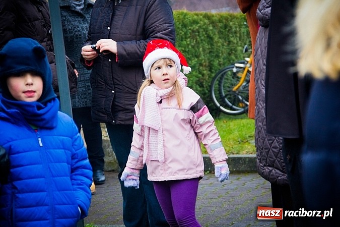 Zdjęcie w galerii na portalu naszraciborz.pl: W Krzanowicach tradycji stało się zadość. Jeźdźcy pojechali do Mikołaszka wiadomości z regionu