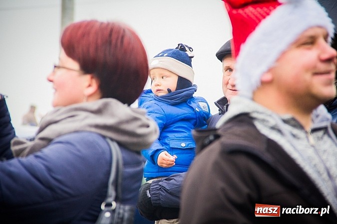 Zdjęcie w galerii na portalu naszraciborz.pl: W Krzanowicach tradycji stało się zadość. Jeźdźcy pojechali do Mikołaszka wiadomości z regionu