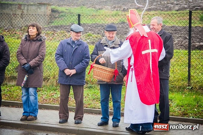 Zdjęcie w galerii na portalu naszraciborz.pl: W Krzanowicach tradycji stało się zadość. Jeźdźcy pojechali do Mikołaszka wiadomości z regionu
