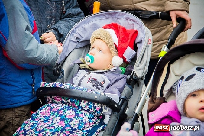Zdjęcie w galerii na portalu naszraciborz.pl: W Krzanowicach tradycji stało się zadość. Jeźdźcy pojechali do Mikołaszka wiadomości z regionu