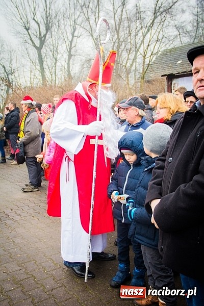 Zdjęcie w galerii na portalu naszraciborz.pl: W Krzanowicach tradycji stało się zadość. Jeźdźcy pojechali do Mikołaszka wiadomości z regionu