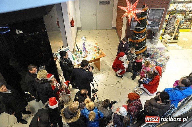 Zdjęcie w galerii na portalu naszraciborz.pl: I Mikołajkowy Zamkowy Dziecięcy Fitness wiadomości z regionu