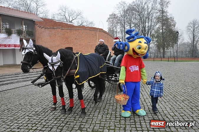Zdjęcie w galerii na portalu naszraciborz.pl: I Mikołajkowy Zamkowy Dziecięcy Fitness wiadomości z regionu