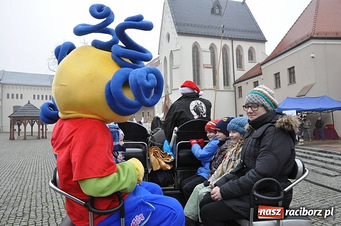 Zdjęcie w galerii na portalu naszraciborz.pl: I Mikołajkowy Zamkowy Dziecięcy Fitness wiadomości z regionu