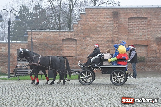 Zdjęcie w galerii na portalu naszraciborz.pl: I Mikołajkowy Zamkowy Dziecięcy Fitness wiadomości z regionu