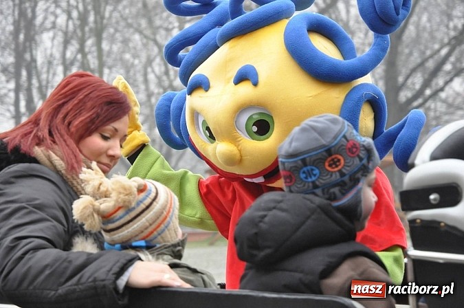 Zdjęcie w galerii na portalu naszraciborz.pl: I Mikołajkowy Zamkowy Dziecięcy Fitness wiadomości z regionu