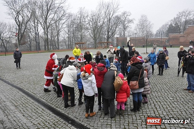 Zdjęcie w galerii na portalu naszraciborz.pl: I Mikołajkowy Zamkowy Dziecięcy Fitness wiadomości z regionu