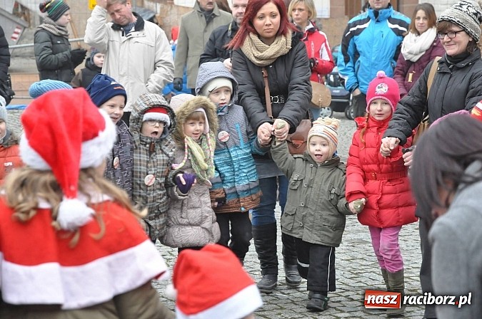 Zdjęcie w galerii na portalu naszraciborz.pl: I Mikołajkowy Zamkowy Dziecięcy Fitness wiadomości z regionu
