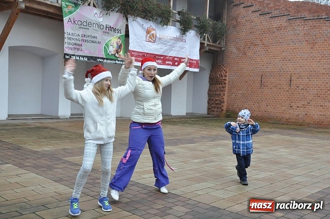 Zdjęcie w galerii na portalu naszraciborz.pl: I Mikołajkowy Zamkowy Dziecięcy Fitness wiadomości z regionu